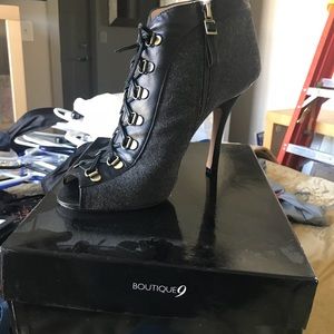 Peep toe, wool booties